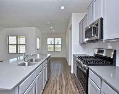 21413 Wilmiller Ln - Photo Thumbnail 5