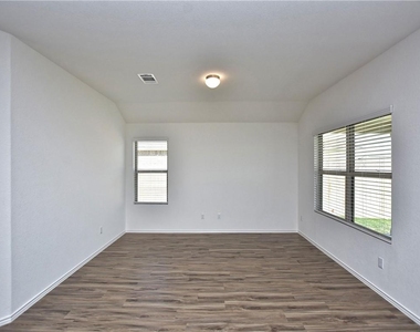 21413 Wilmiller Ln - Photo Thumbnail 4