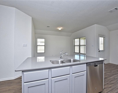 21413 Wilmiller Ln - Photo Thumbnail 13