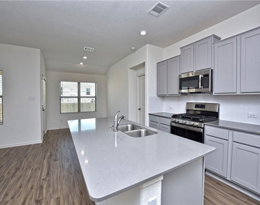21413 Wilmiller Ln - Photo Thumbnail 10