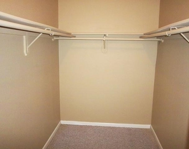 1004 Charlotte St - Photo Thumbnail 8