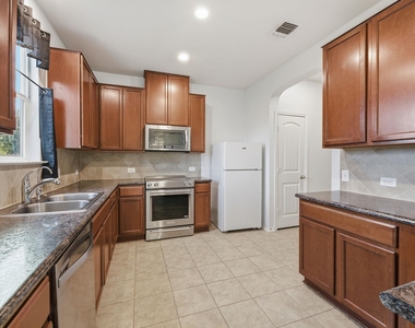 13535 Abraham Lincoln St - Photo Thumbnail 9