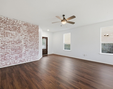13535 Abraham Lincoln St - Photo Thumbnail 3