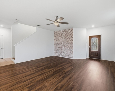 13535 Abraham Lincoln St - Photo Thumbnail 5