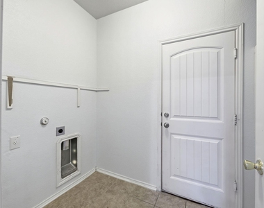 13535 Abraham Lincoln St - Photo Thumbnail 14