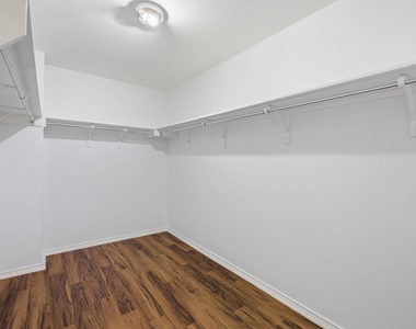 13535 Abraham Lincoln St - Photo Thumbnail 31