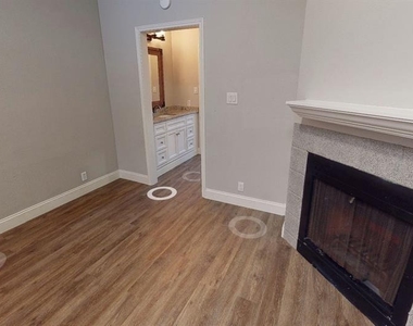 2814 Nueces St - Photo Thumbnail 3
