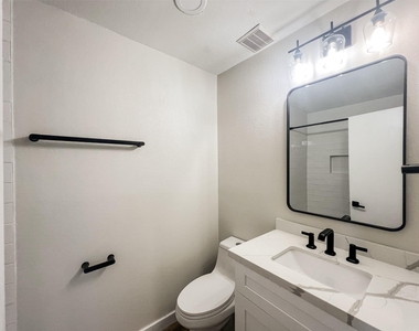 3506 Larchmont Cv - Photo Thumbnail 9