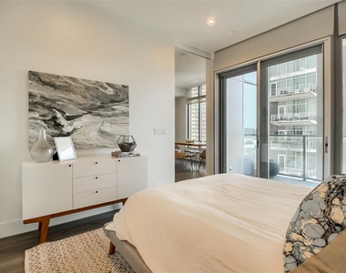 501 West Ave - Photo Thumbnail 18
