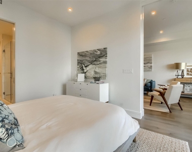 501 West Ave - Photo Thumbnail 19