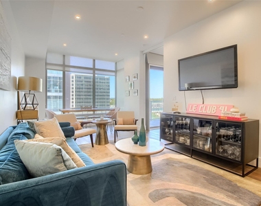 501 West Ave - Photo Thumbnail 3