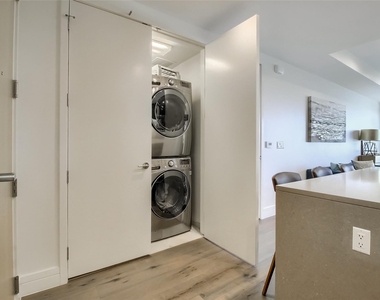 501 West Ave - Photo Thumbnail 27