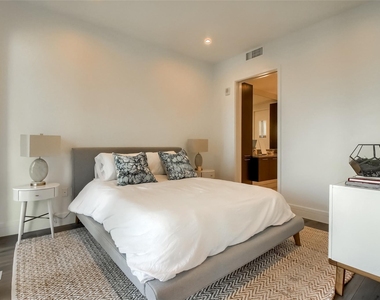 501 West Ave - Photo Thumbnail 17