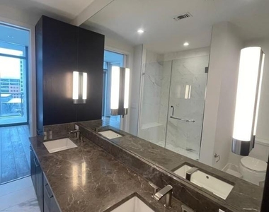 501 West Ave - Photo Thumbnail 8