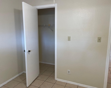 16037 Fitchburg Cir - Photo Thumbnail 11