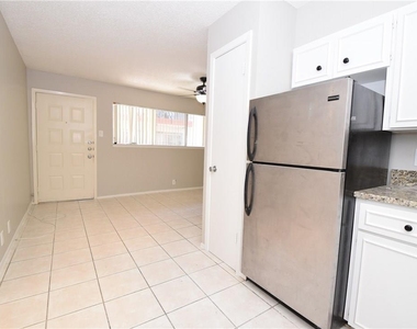 2404 Longview St - Photo Thumbnail 8
