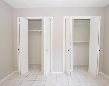 2404 Longview St - Photo Thumbnail 3