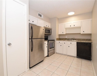 2404 Longview St - Photo Thumbnail 6
