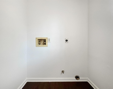 2010 Alex Ave - Photo Thumbnail 17