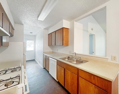 2010 Alex Ave - Photo Thumbnail 6