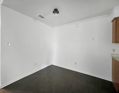 2010 Alex Ave - Photo Thumbnail 8