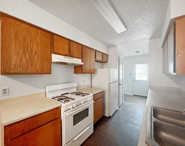 2010 Alex Ave - Photo Thumbnail 5