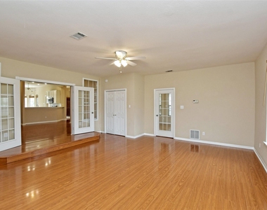 13220 Villa Park Dr - Photo Thumbnail 14