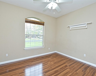 13220 Villa Park Dr - Photo Thumbnail 15