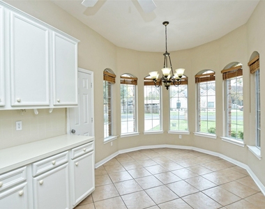 13220 Villa Park Dr - Photo Thumbnail 8