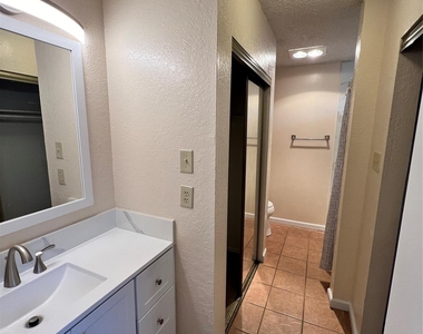 16202 Edgerly Ct - Photo Thumbnail 23