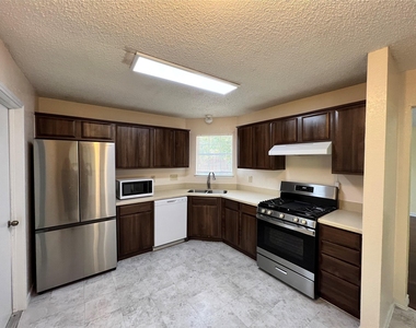 16202 Edgerly Ct - Photo Thumbnail 11