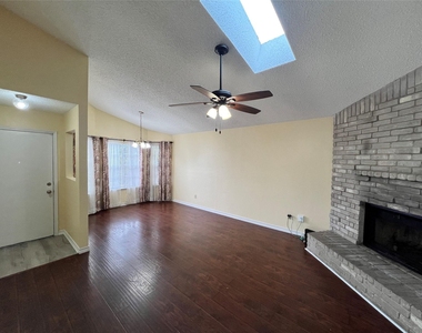 16202 Edgerly Ct - Photo Thumbnail 4