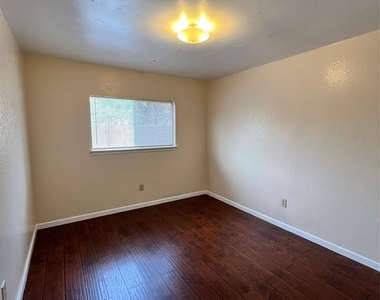 16202 Edgerly Ct - Photo Thumbnail 17