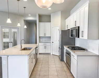 309 Cyril Dr - Photo Thumbnail 6