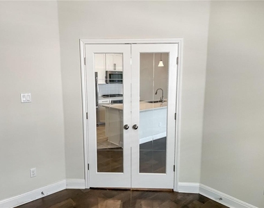 309 Cyril Dr - Photo Thumbnail 8