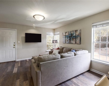7685 Northcross Dr - Photo Thumbnail 6