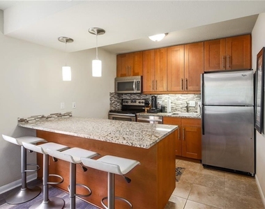 7685 Northcross Dr - Photo Thumbnail 7