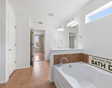 1121 Sweet Gum Dr - Photo Thumbnail 17