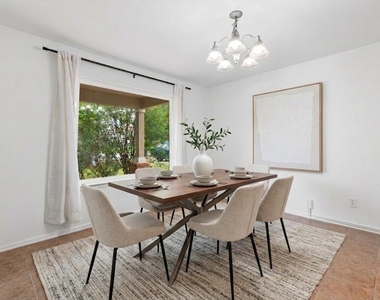 1121 Sweet Gum Dr - Photo Thumbnail 10