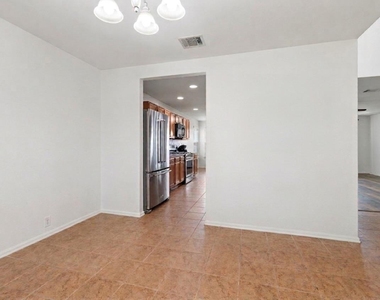 1121 Sweet Gum Dr - Photo Thumbnail 12