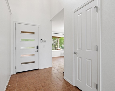 1121 Sweet Gum Dr - Photo Thumbnail 3
