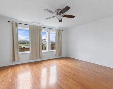 1121 Sweet Gum Dr - Photo Thumbnail 14