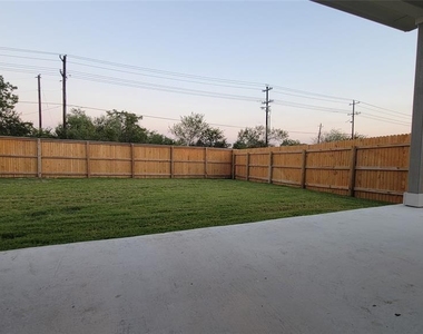 179 Sweetwater Dr - Photo Thumbnail 15
