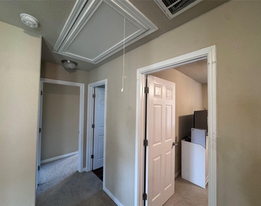 321 Callahan Ln - Photo Thumbnail 18
