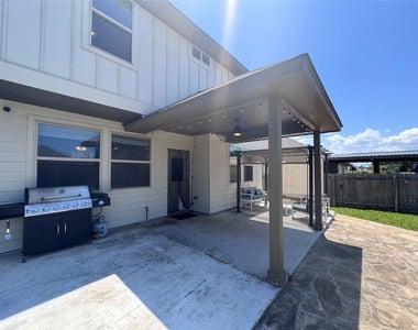 321 Callahan Ln - Photo Thumbnail 30