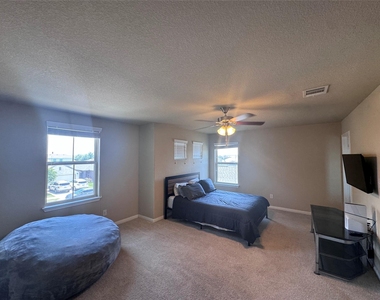 321 Callahan Ln - Photo Thumbnail 23