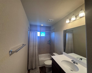 321 Callahan Ln - Photo Thumbnail 21
