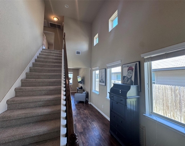 321 Callahan Ln - Photo Thumbnail 7