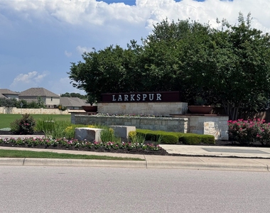 321 Callahan Ln - Photo Thumbnail 33