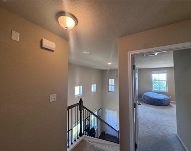 321 Callahan Ln - Photo Thumbnail 17